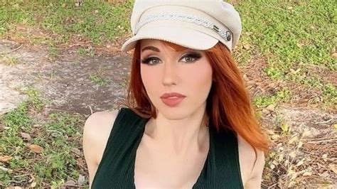 why is amouranth so popular|Amouranth